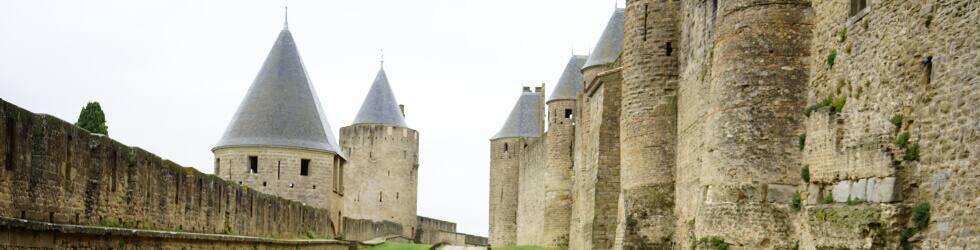 フランスの世界遺産の城塞都市のカルカッソンヌのコンタル城とサン・ナゼール大聖堂の観光とカスレでのランチについての旅行記レビューブログです