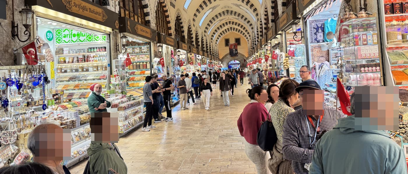 イスタンブールのエジプシャンバザール（スパイスバザール）観光でヘイザーババ（HazerBaba）というお店で買ったお土産のロクムとドライフルーツ、サフランについてのレビューブログです